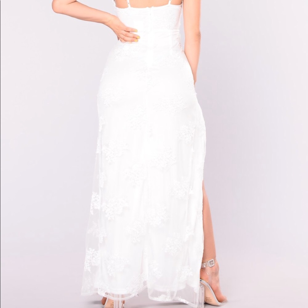 Fashion nova “a night in Tokyo” white lace maxi - Picture 2 of 4